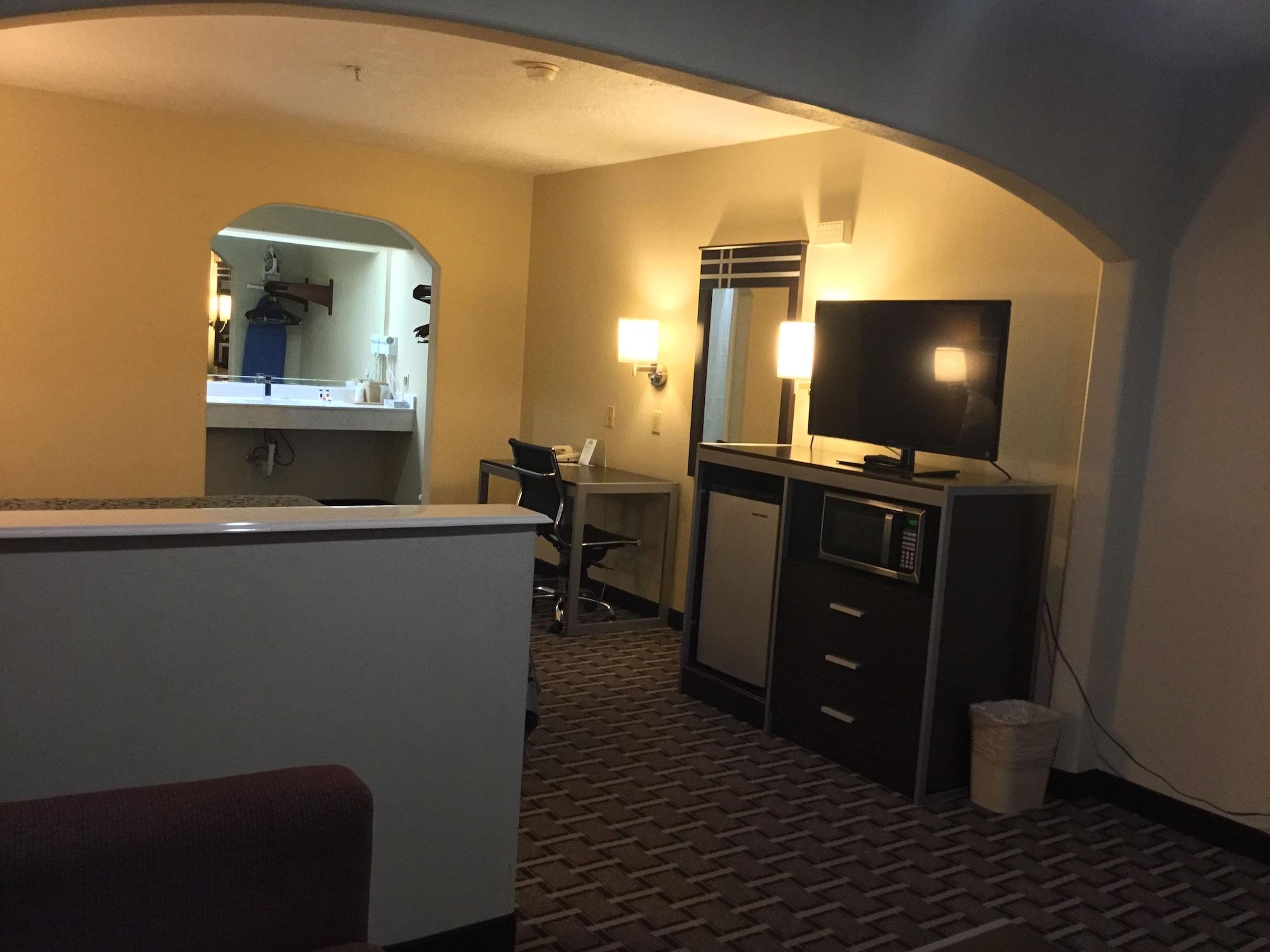 Days Inn & Suites By Wyndham Houston North - Спринг Екстер'єр фото
