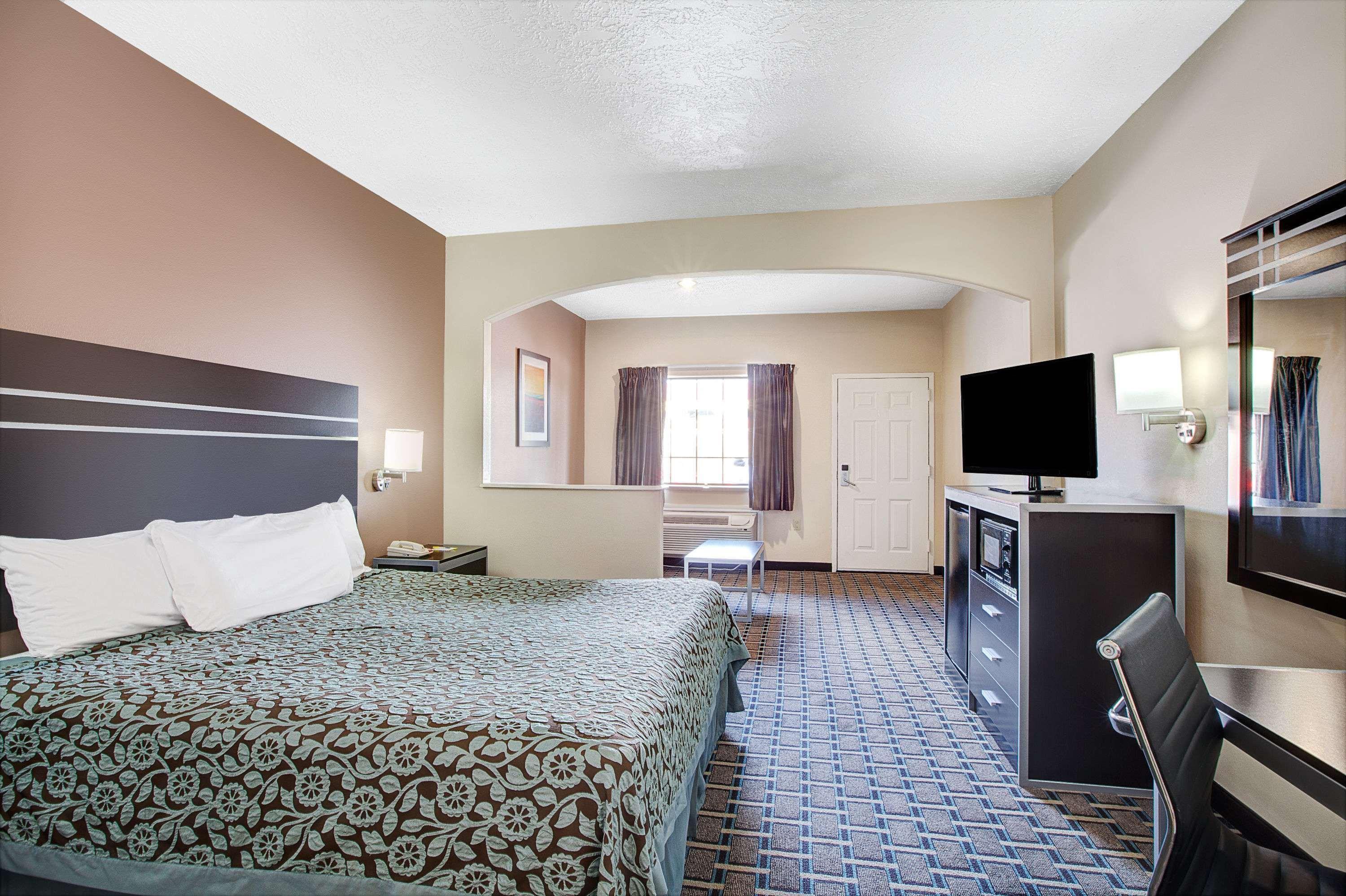 Days Inn & Suites By Wyndham Houston North - Спринг Екстер'єр фото